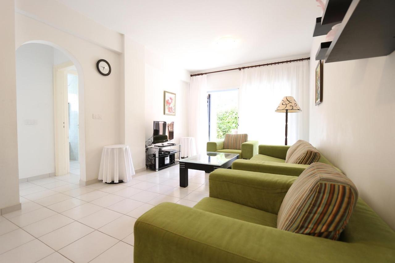 Victor Apartment Пафос Екстериор снимка