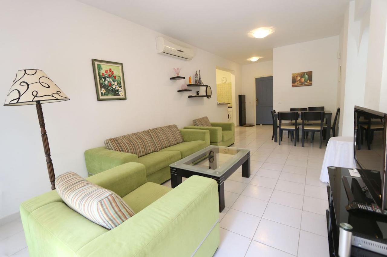 Victor Apartment Пафос Екстериор снимка